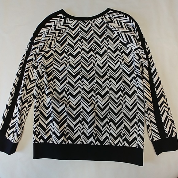 Collective Concepts Herringbone Sweater - Picture 2 of 5